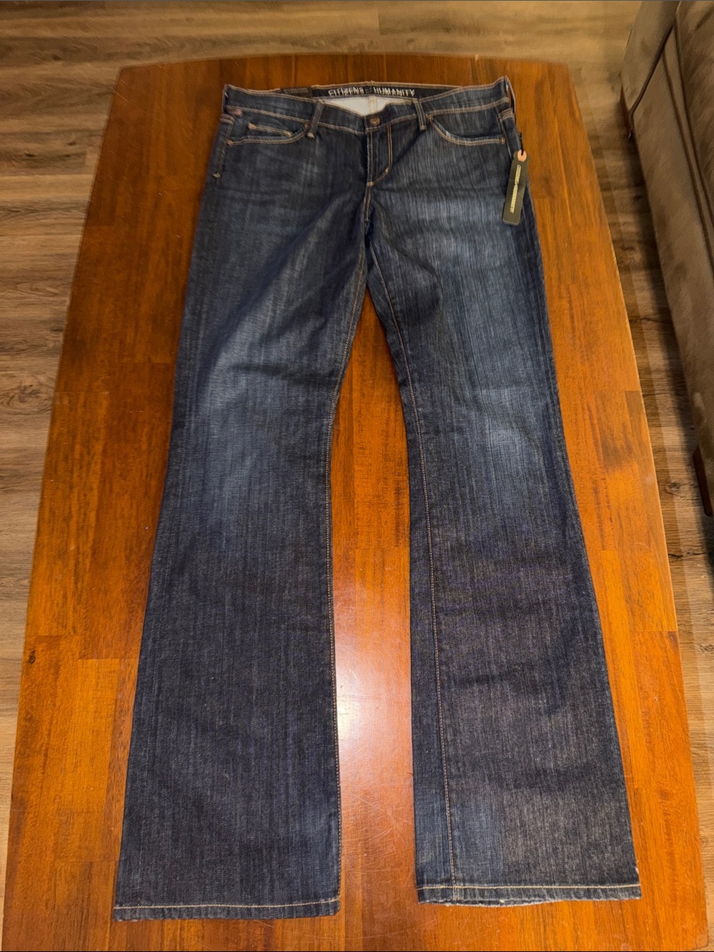 Citizens of Humanity Ladies NWT Jelly Low-rise Bootcut Jeans. Dark blue wash. 32